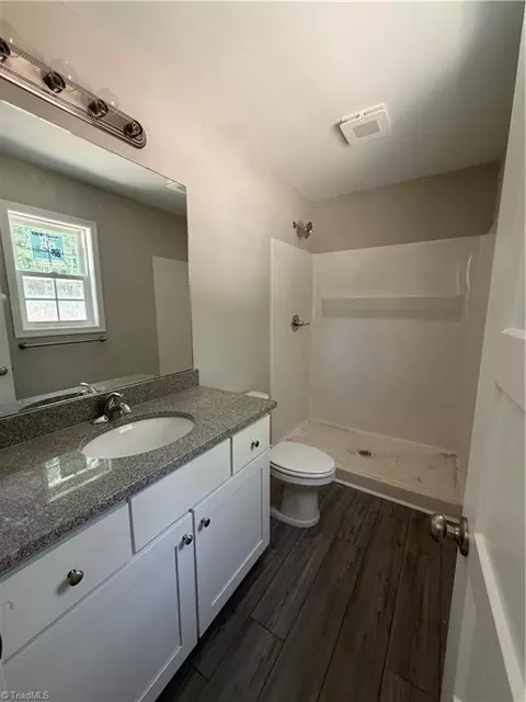 Bath - 4941 Elmwood St, Trinity, NC 27370 photo 1 of 1