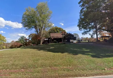 6885 Doral Dr, Tobaccoville, NC 27050