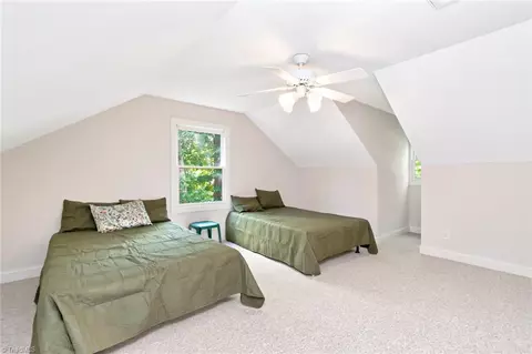 Bedroom - 1050 Staghorn Rd, Purlear, NC 28665 photo 2 of 4