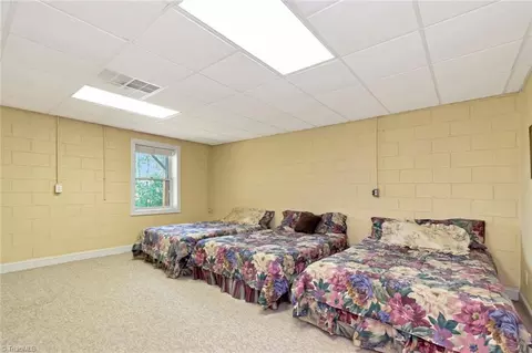 Bedroom - 1050 Staghorn Rd, Purlear, NC 28665 photo 4 of 4
