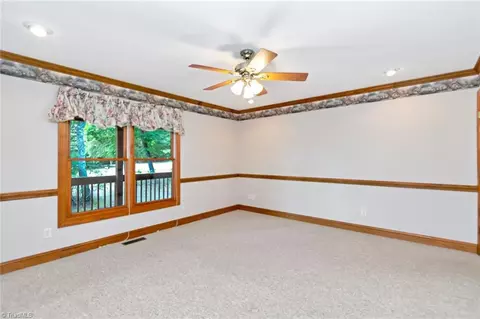 Bedroom - 1050 Staghorn Rd, Purlear, NC 28665 photo 1 of 4