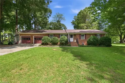 5009 Mallard Lake Dr, Greensboro, NC 27406
