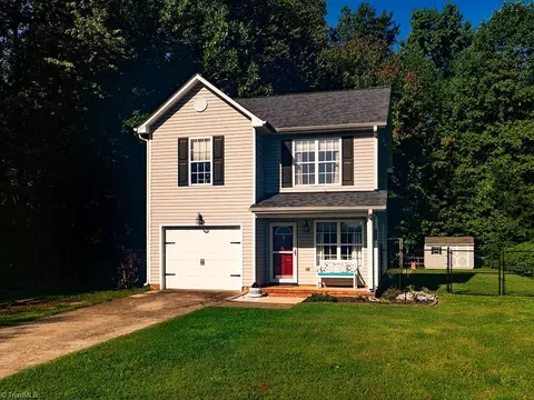 825 Roberson Comer Rd, Greensboro, NC 27455