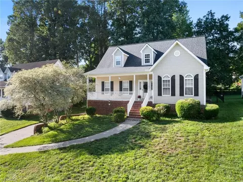 220 Coghill Dr, Winston Salem, NC 27103
