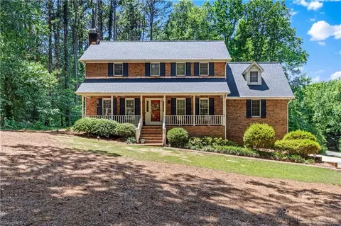 500 Knob View Dr, Winston Salem, NC 27104