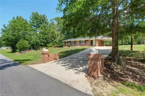 199 Rolling Hill Dr, Reidsville, NC 27320