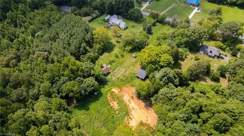 View/Area - 5237 Davis Rd, Winston Salem, NC 27105 photo 8 of 10