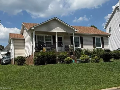 16 Crite Ct, Greensboro, NC 27405