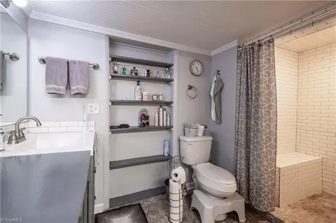 Bath - 415 Benge Dr, Elkin, NC 28621 photo 3 of 3