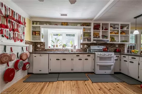 Kitchen - 415 Benge Dr, Elkin, NC 28621 photo 4 of 6