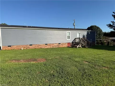 278 Melton Rd, Elkin, NC 28621 photo 2
