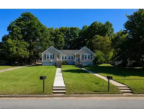406 5th St N, Mebane, NC 27302