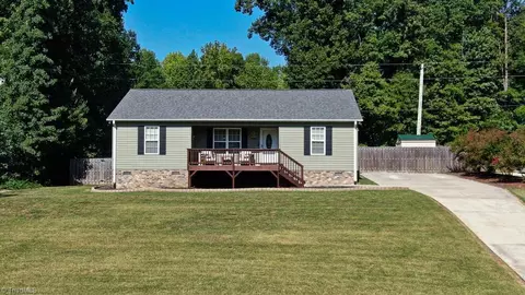 228 Martin Ave, Lexington, NC 27292