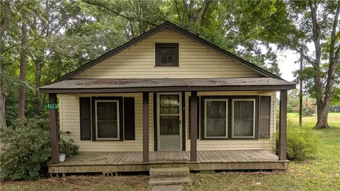 4323 Holly Spring Rd, Ramseur, NC 27316