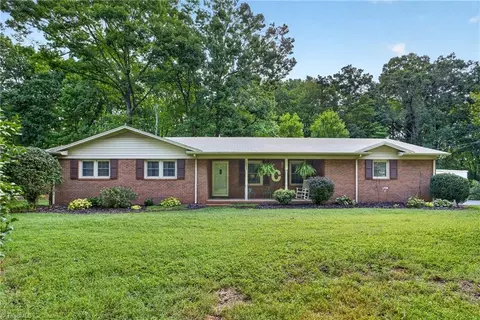 1949 Brook Dr, Asheboro, NC 27205