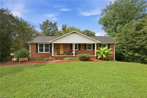 2772 Edinberg Dr, Winston Salem, NC 27103