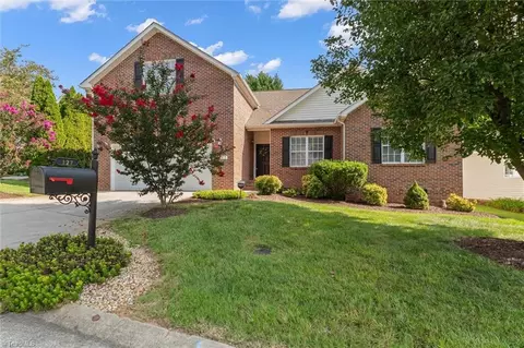 127 Brooks Landing Dr, Winston Salem, NC 27106