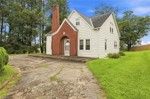 4105 Boone Trl, North Wilkesboro, NC 28659