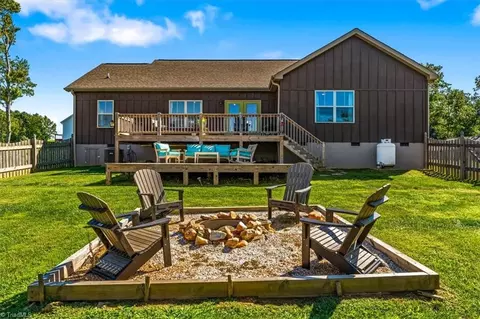 Exterior - 414 Turtle Ridge Rd, Sparta, NC 28675 photo 5 of 9