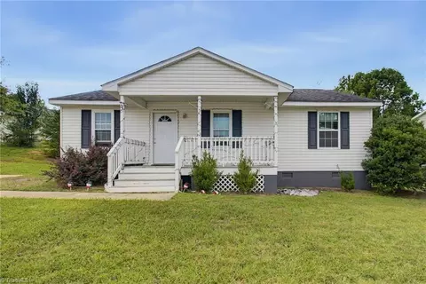 3 Dan Hughes Ct, Greensboro, NC 27405