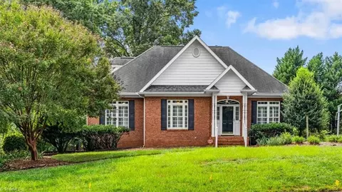 5250 Meadowlark Glen Ln, Winston Salem, NC 27106