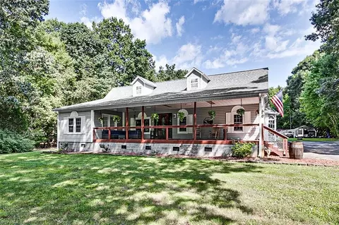 2207 Millcroft Rd, Pleasant Garden, NC 27313