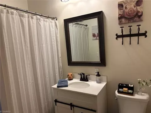 Bath - 910 Hanks St, Traphill, NC 28685 photo 1 of 7