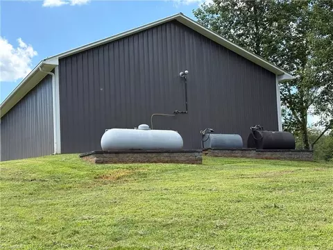 Exterior - 910 Hanks St, Traphill, NC 28685 photo 6 of 18