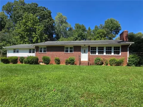 5167 Cherry St N, Winston Salem, NC 27105