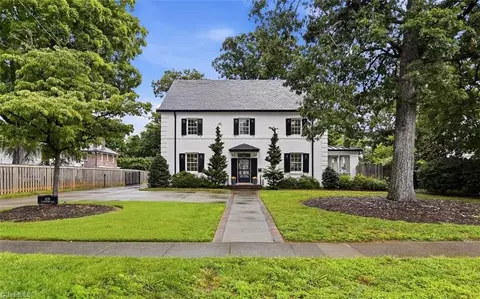 419 Stratford Rd N, Winston Salem, NC 27104