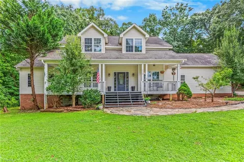 228 Blue Bird Ln, Mocksville, NC 27028