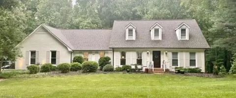 5704 Forest Manor Dr, Greensboro, NC 27410