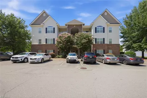 2422 Eagle Creek Ct, Winston Salem, NC 27103