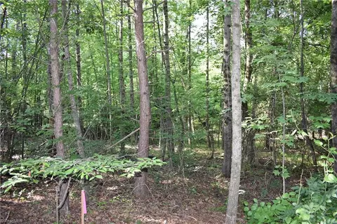 1386 Motor Rd, Winston Salem, NC 27105
