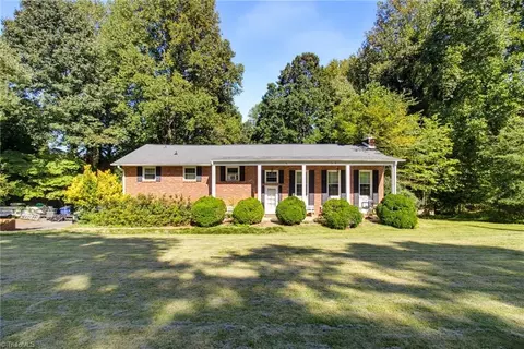 5675 Sweetbriar Rd, Pfafftown, NC 27040
