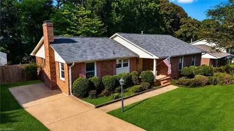 1904 Three Meadows Rd, Greensboro, NC 27455