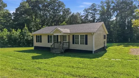 4760 Ader Dr, Winston Salem, NC 27105