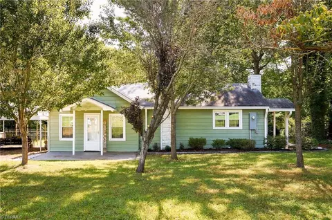 2707 Nelson Farm Rd, Greensboro, NC 27406