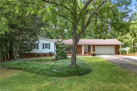 107 Ben Nevis Dr, Kernersville, NC 27284