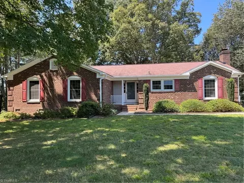 160 Summerglen Dr, Lewisville, NC 27023