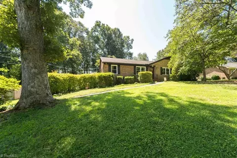 5912 Puritan Ln, Winston Salem, NC 27103