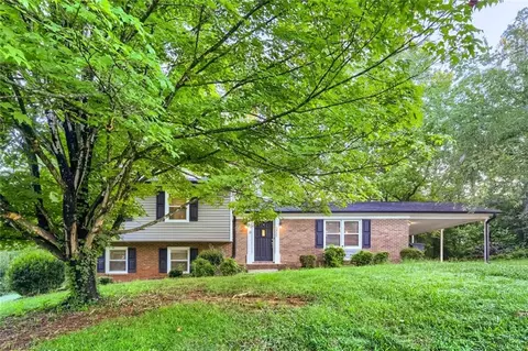 2312 Barnsley Ct, Winston Salem, NC 27106