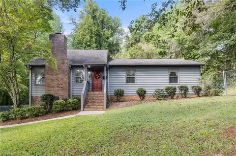5737 Polaris Ct, Pfafftown, NC 27040