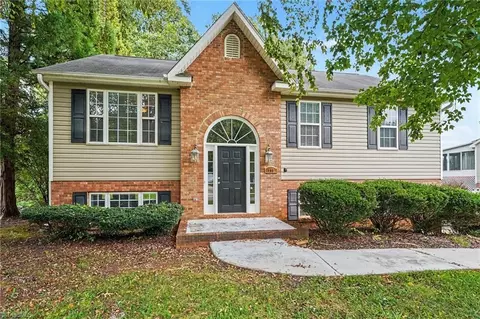 185 Summit Dr, Mocksville, NC 27028