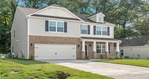 2702 Luxborough Ln, Mebane, NC 27302