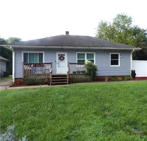 3900 Oak Grove Ave, Greensboro, NC 27405