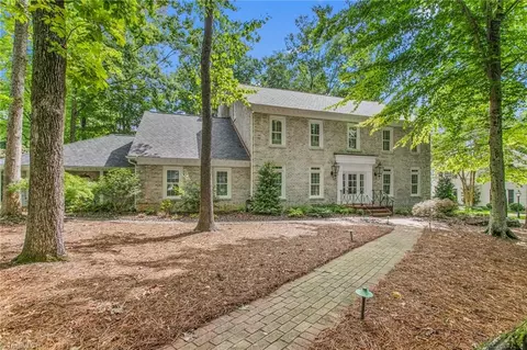 402 Parkmont Dr, Greensboro, NC 27408