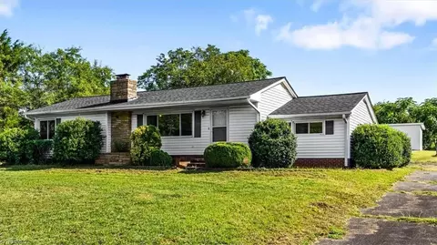 Exterior - 921 King St E, King, NC 27021 photo 2 of 5