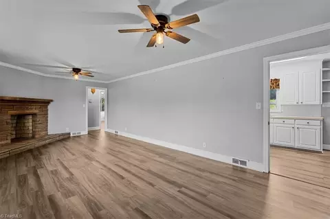 Living - 921 King St E, King, NC 27021 photo 3 of 6