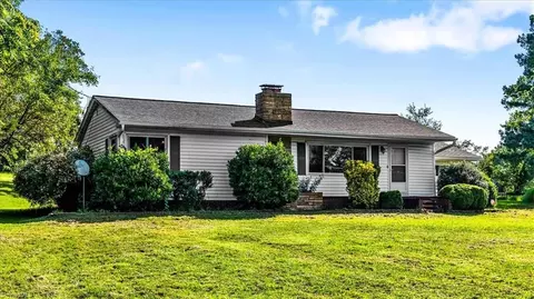 Exterior - 921 King St E, King, NC 27021 photo 3 of 5